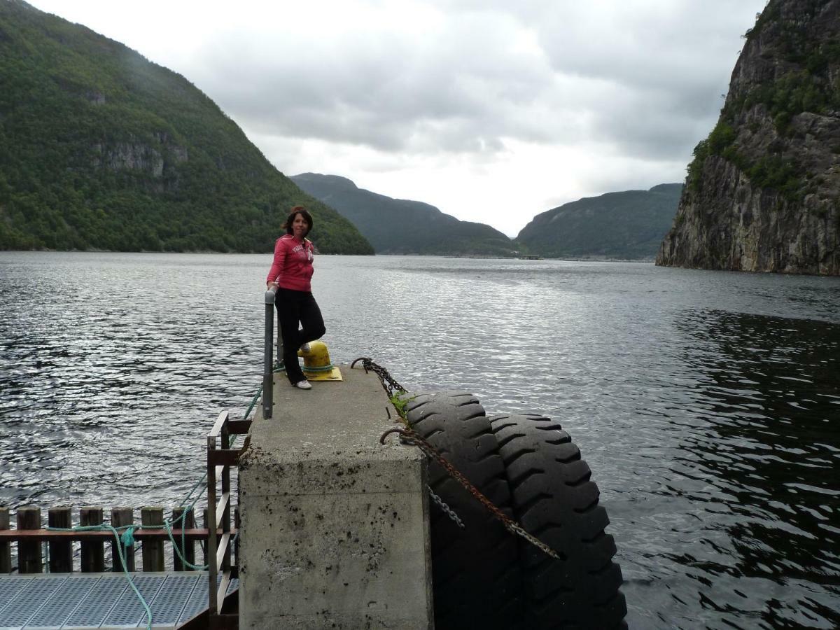Appartamento Fjord Road Hjelmeland Esterno foto