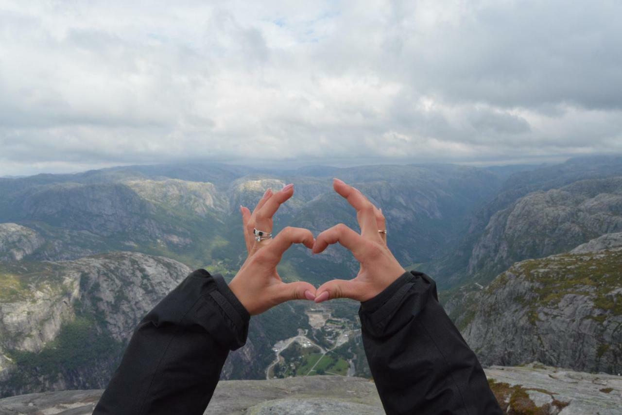 Appartamento Fjord Road Hjelmeland Esterno foto